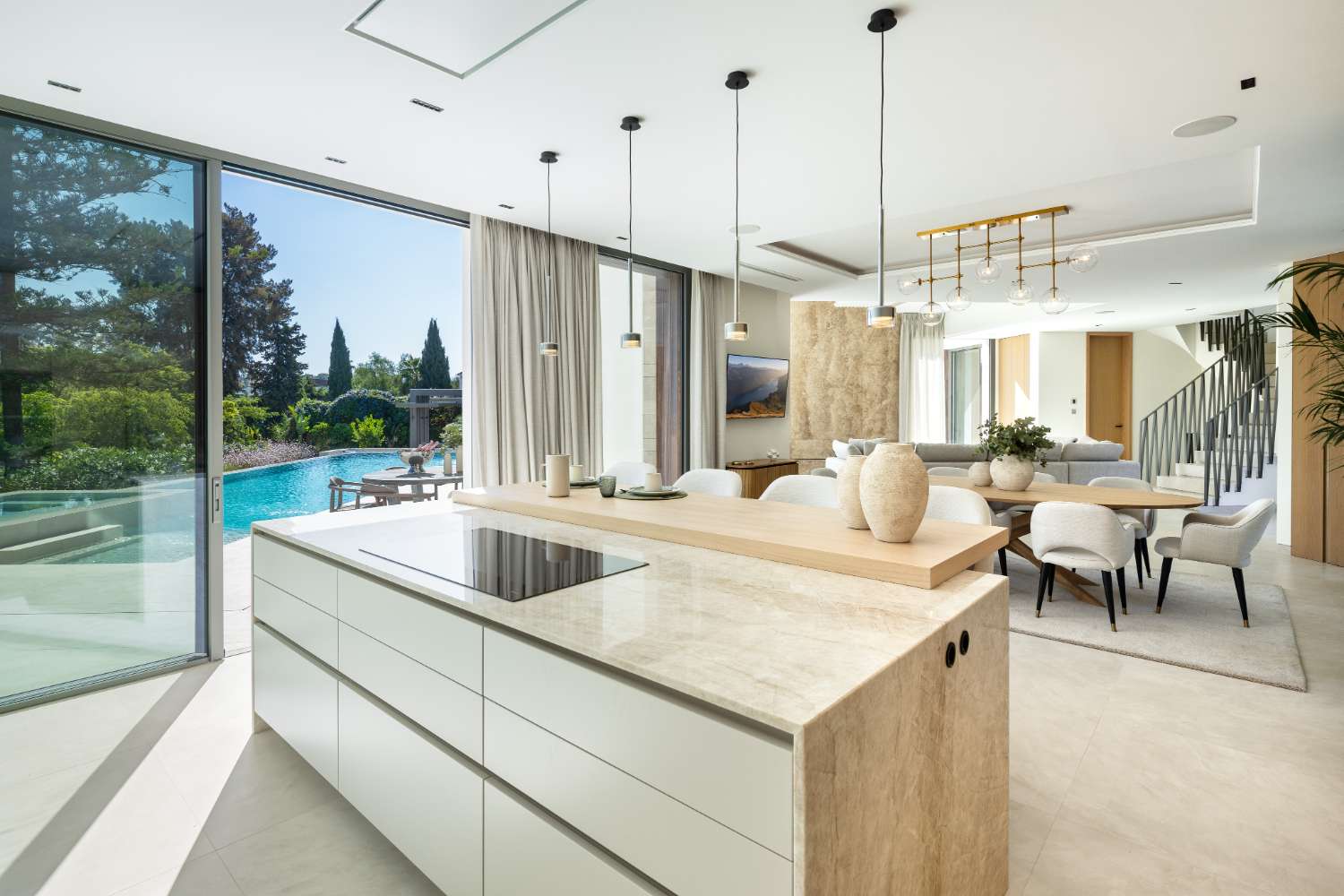 For sale, Frontline Golf Villa in Las Brisas, Nueva Andalucia, Marbella.