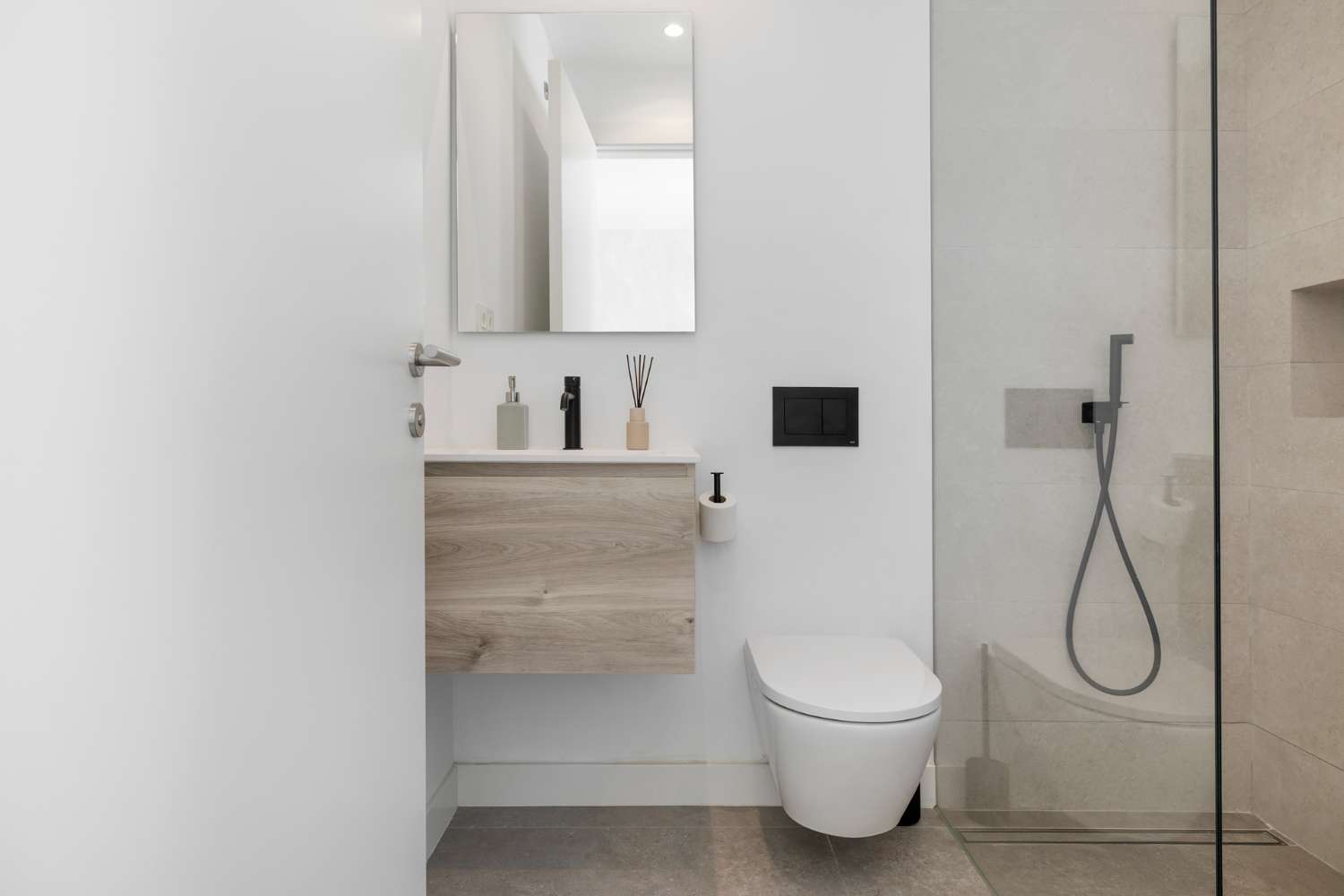 For sale, New villa with infinity pool, in Marbesa, Marbella. 300m from the beach.