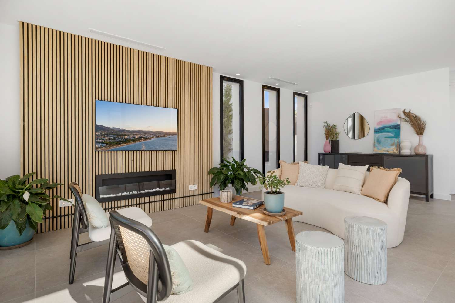 For sale, New villa with infinity pool, in Marbesa, Marbella. 300m from the beach.