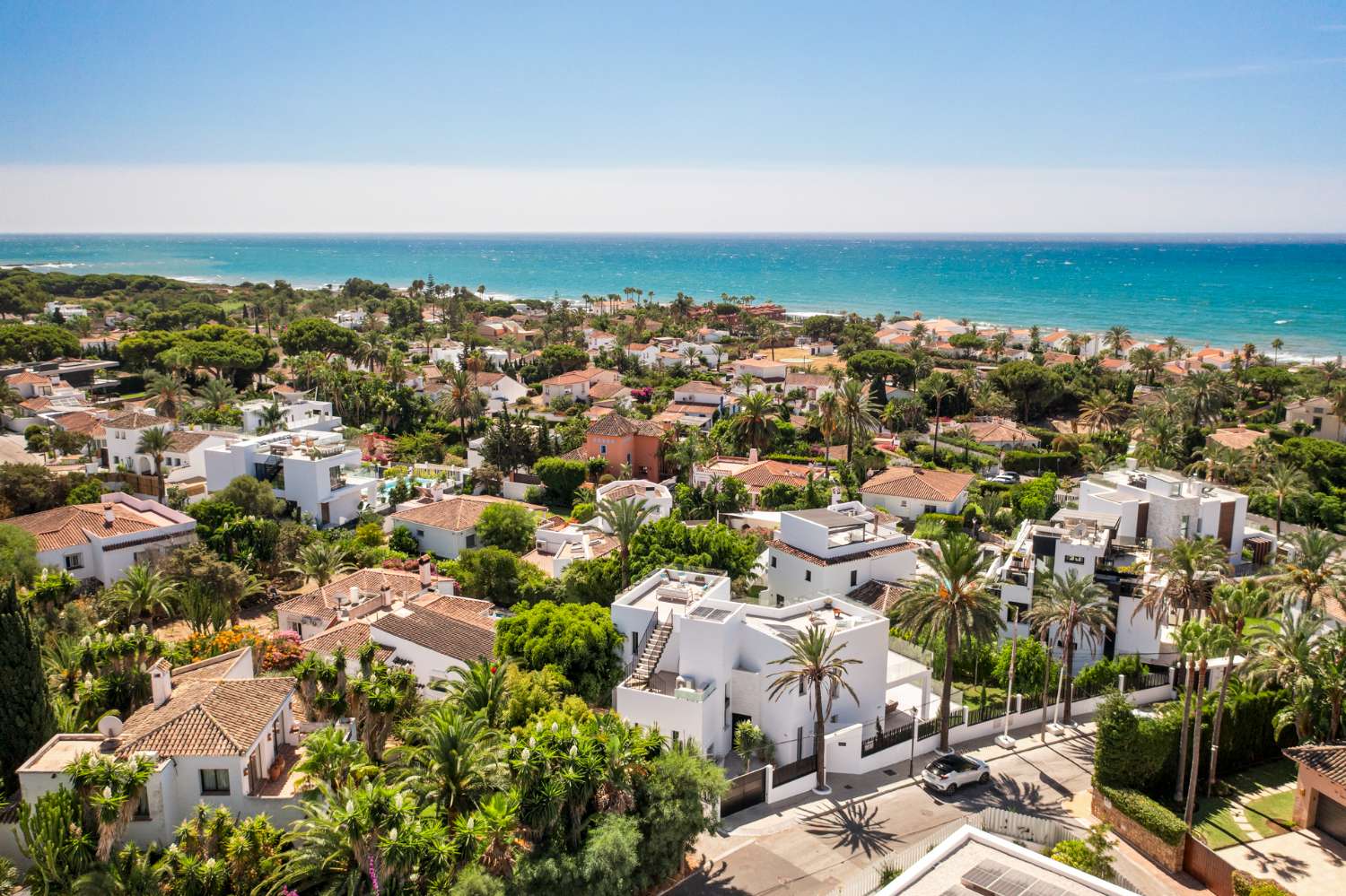 For sale, New villa with infinity pool, in Marbesa, Marbella. 300m from the beach.