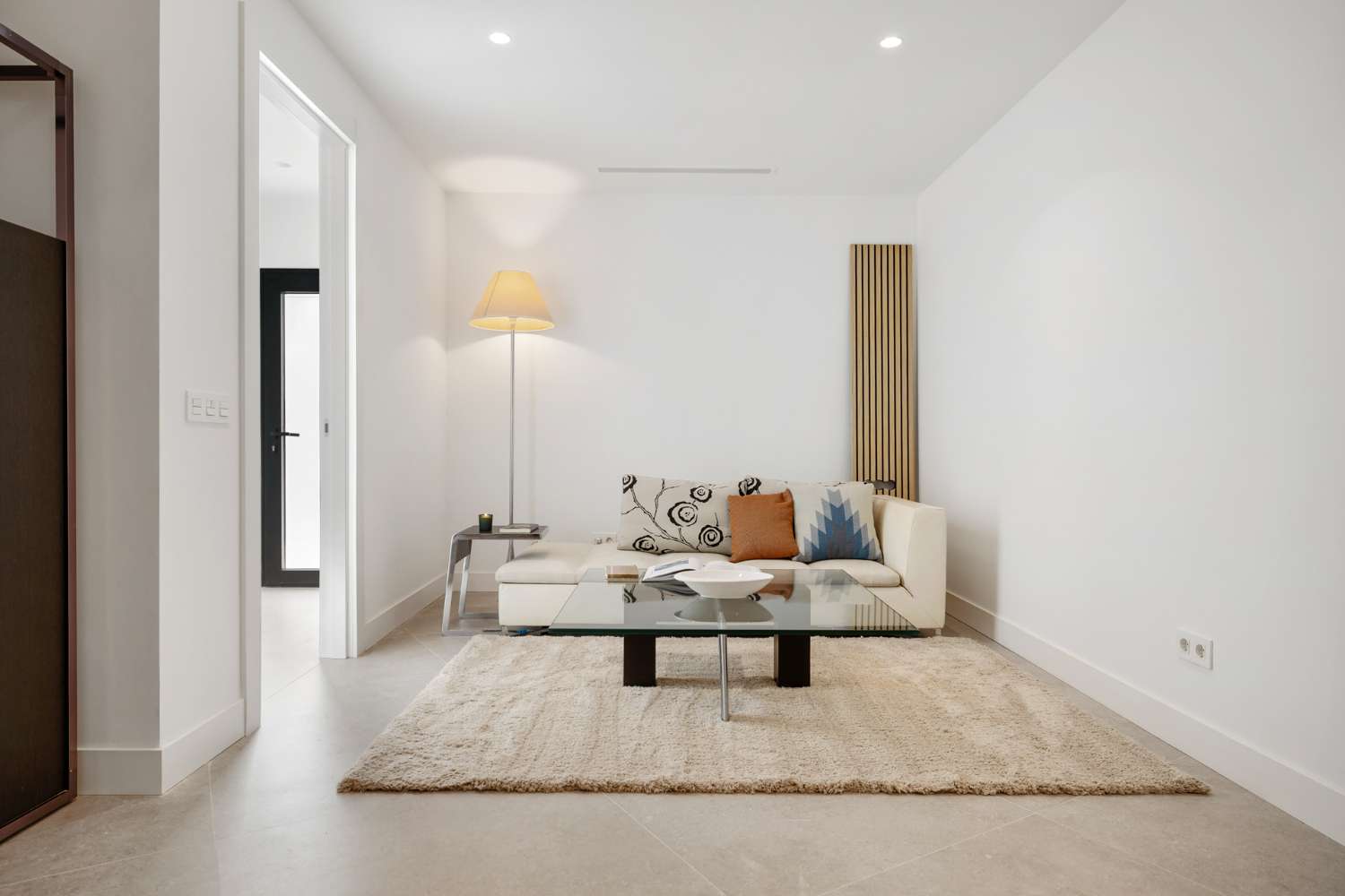 For sale, New villa with infinity pool, in Marbesa, Marbella. 300m from the beach.