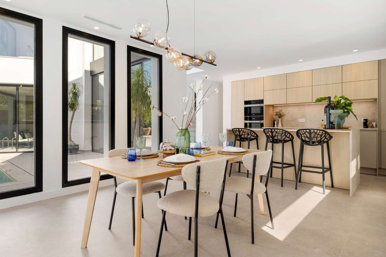 For sale, New villa with infinity pool, in Marbesa, Marbella. 300m from the beach.