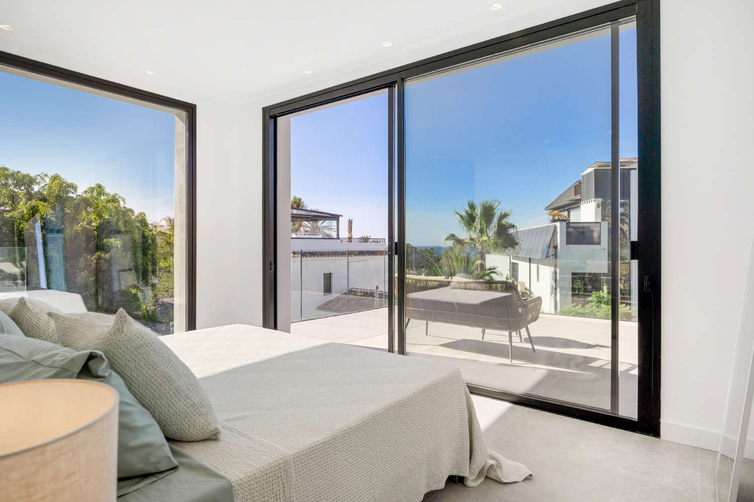 For sale, New villa with infinity pool, in Marbesa, Marbella. 300m from the beach.