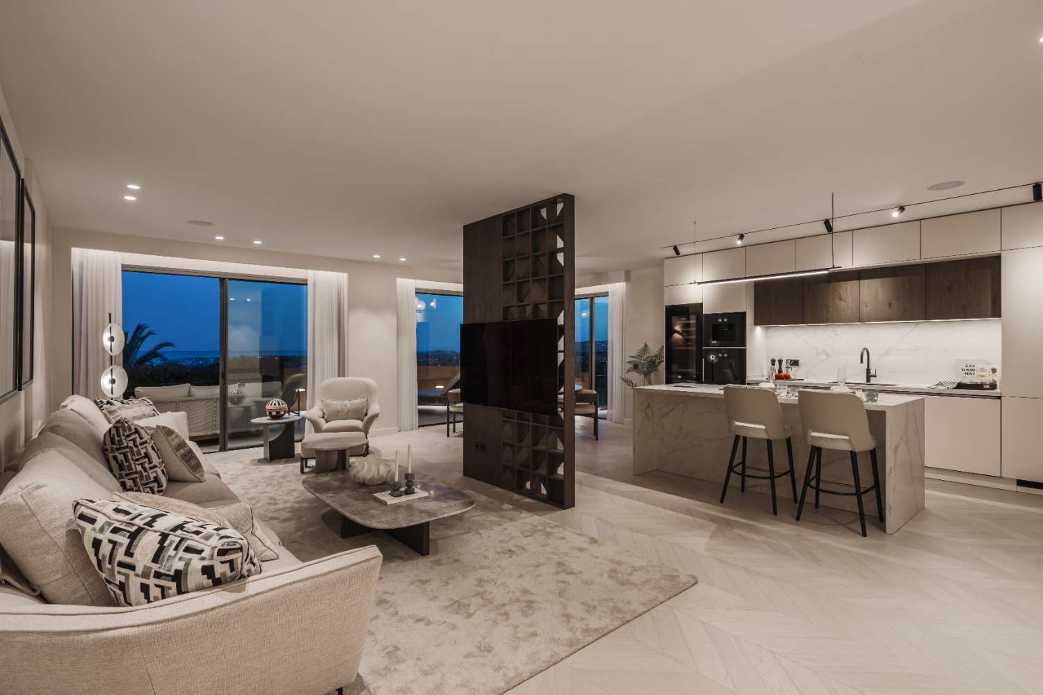 Luxury apartment for sale with breathtaking sea views. in Les Belvederes, Nueva Andalucía.