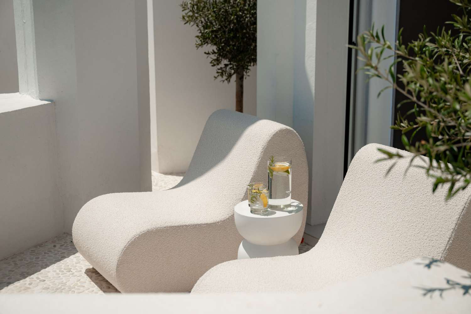 Duplex Penthouse for sale in Golden Mile, Marbella. Private infinity pool with sea views.