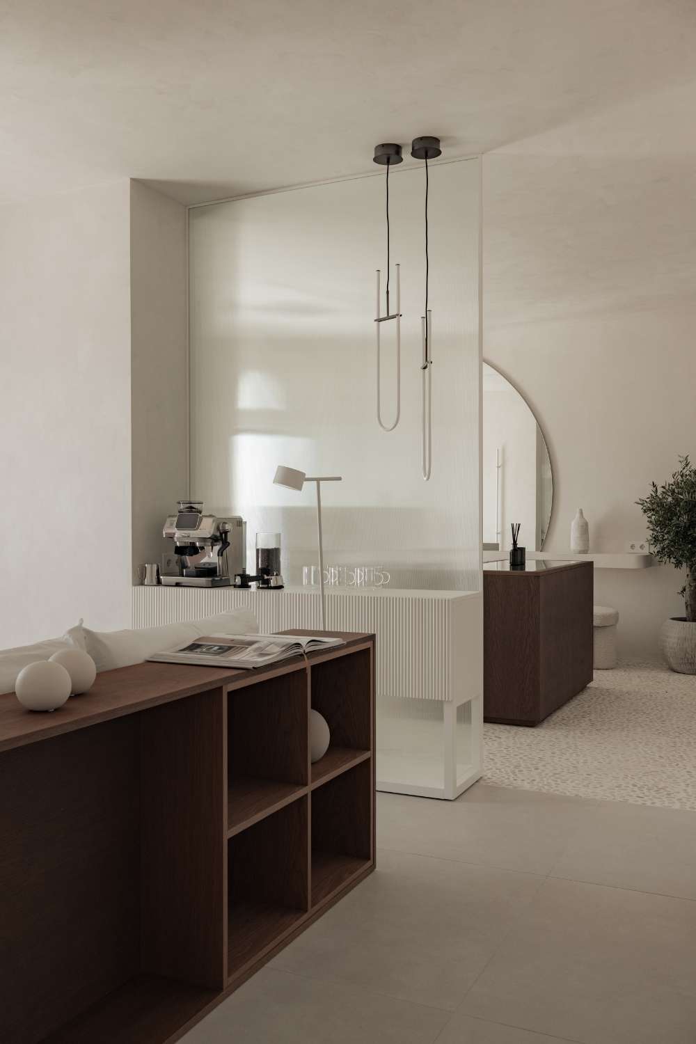 Duplex Penthouse for sale in Golden Mile, Marbella. Private infinity pool with sea views.