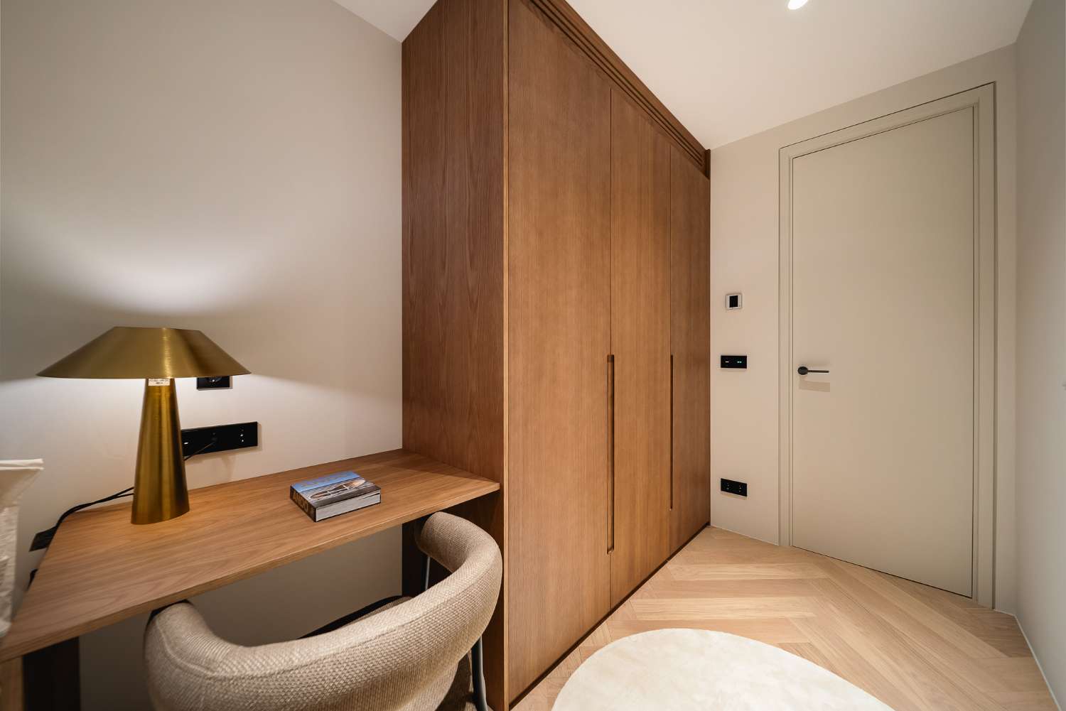 Apartment for sale in Golden Mile, Marbella. Furniture pack Included. Uninterrupted sea views.