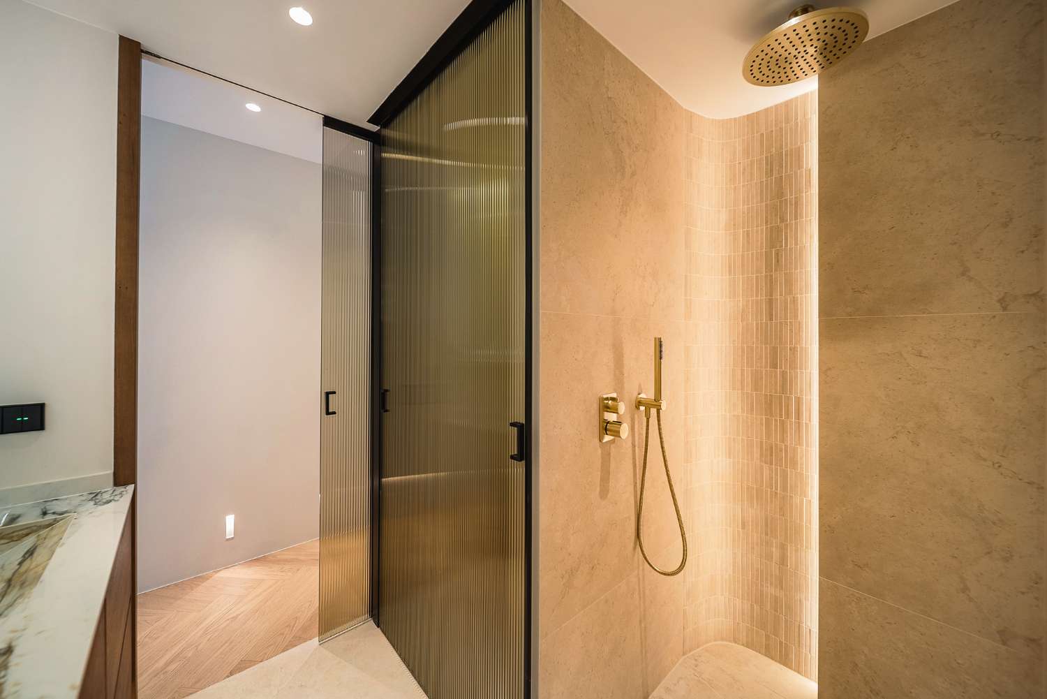 Apartment for sale in Golden Mile, Marbella. Furniture pack Included. Uninterrupted sea views.