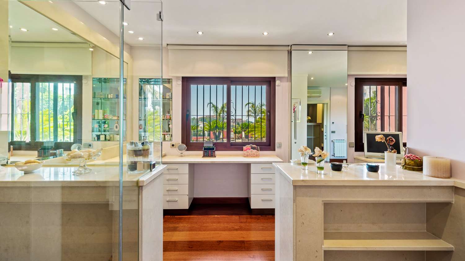 For sale 5 bedroom villa, in the heart of the Golf Valley, in Nueva Andalucia. Marbella.