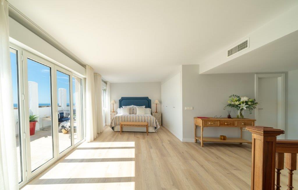 For Rent, Duplex Penthouse with Panoramic Sea views. Puerto Banus. Marbella.