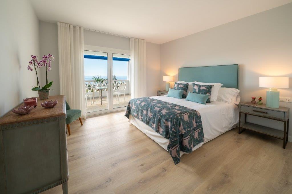 For Rent, Duplex Penthouse with Panoramic Sea views. Puerto Banus. Marbella.