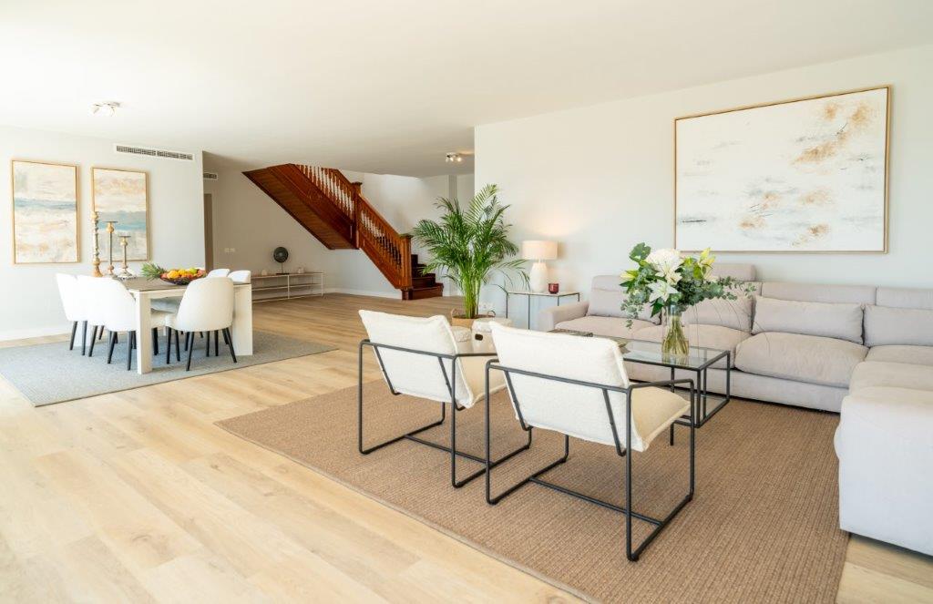 For Rent, Duplex Penthouse with Panoramic Sea views. Puerto Banus. Marbella.