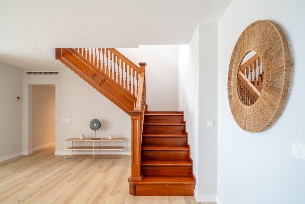 For Rent, Duplex Penthouse with Panoramic Sea views. Puerto Banus. Marbella.