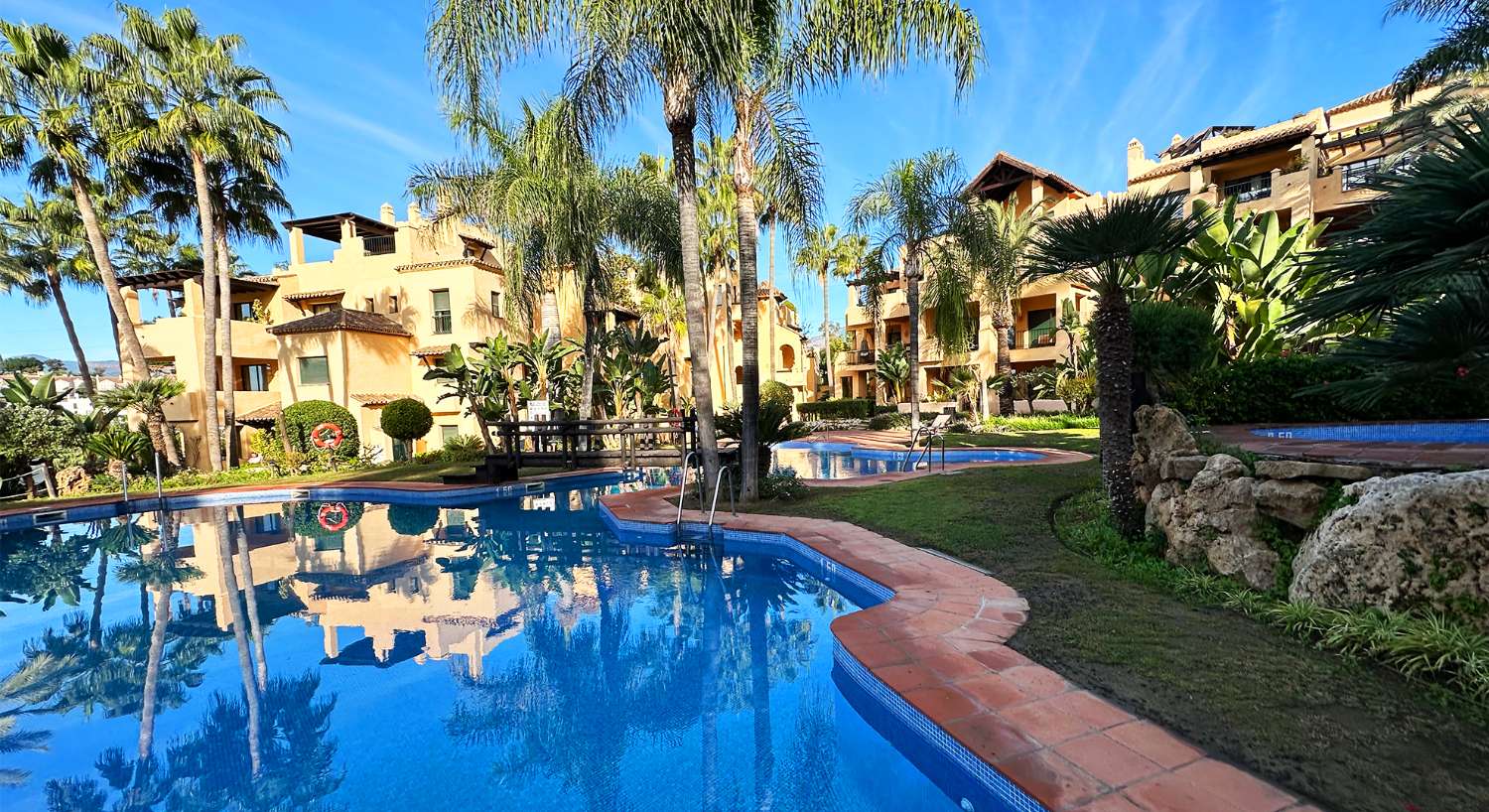 For sale. 3-bedroom apartment, in El Campanario, Estepona East.
