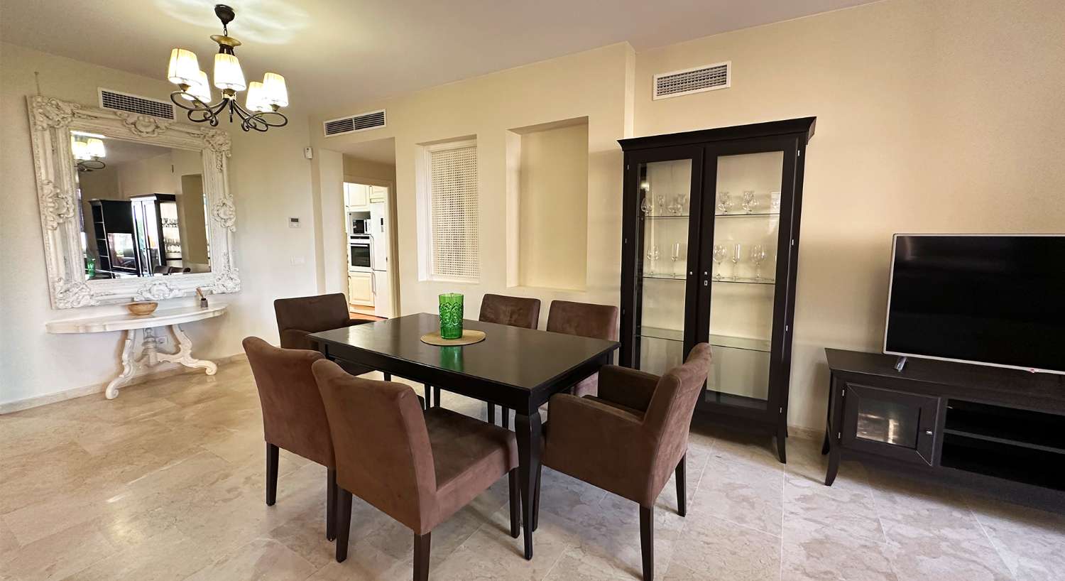 For sale. 3-bedroom apartment, in El Campanario, Estepona East.