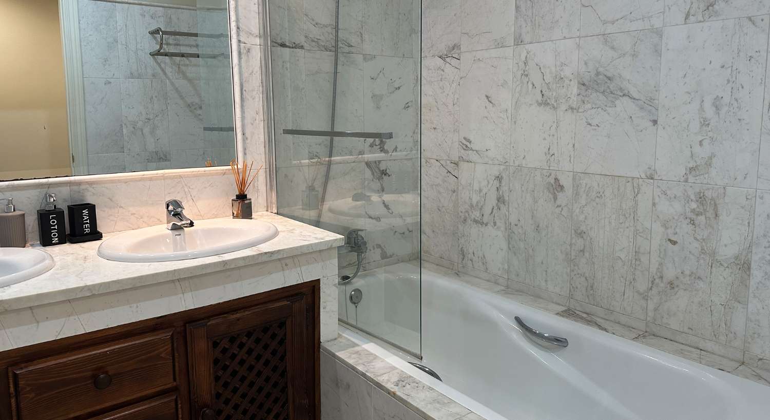 For sale. 3-bedroom apartment, in El Campanario, Estepona East.