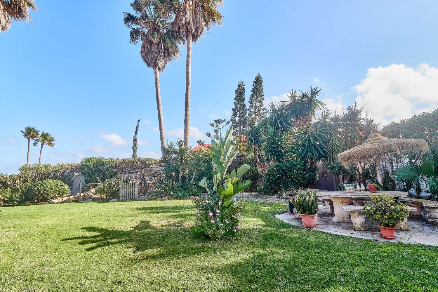 Na sprzedaż. Willa na jednym poziomie z 4 sypialniami i prywatnym basenem. Mijas.