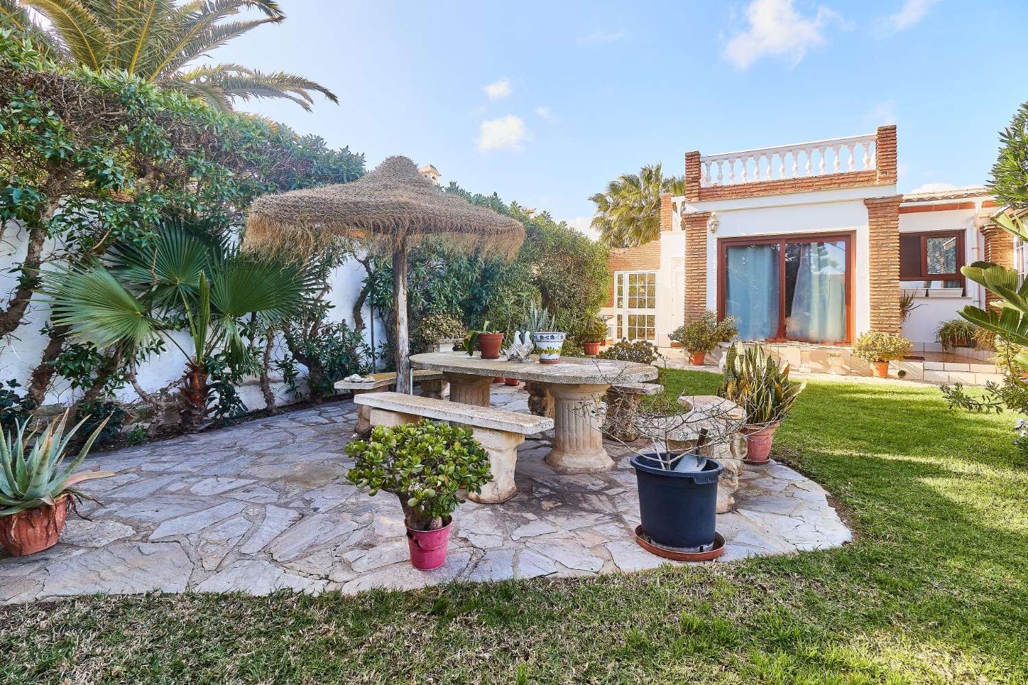 Na sprzedaż. Willa na jednym poziomie z 4 sypialniami i prywatnym basenem. Mijas.