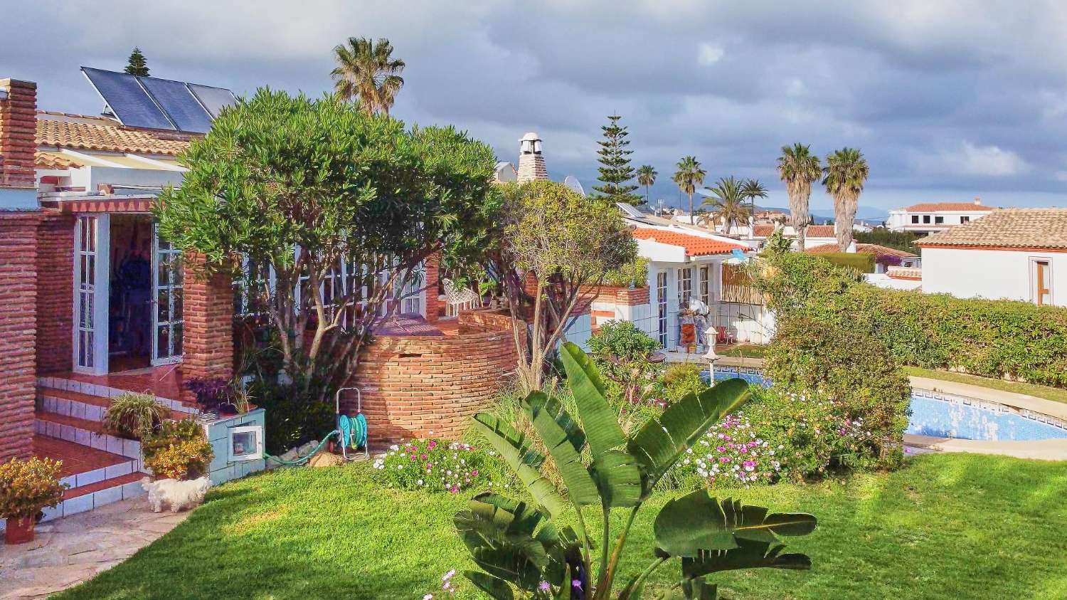 Na sprzedaż. Willa na jednym poziomie z 4 sypialniami i prywatnym basenem. Mijas.