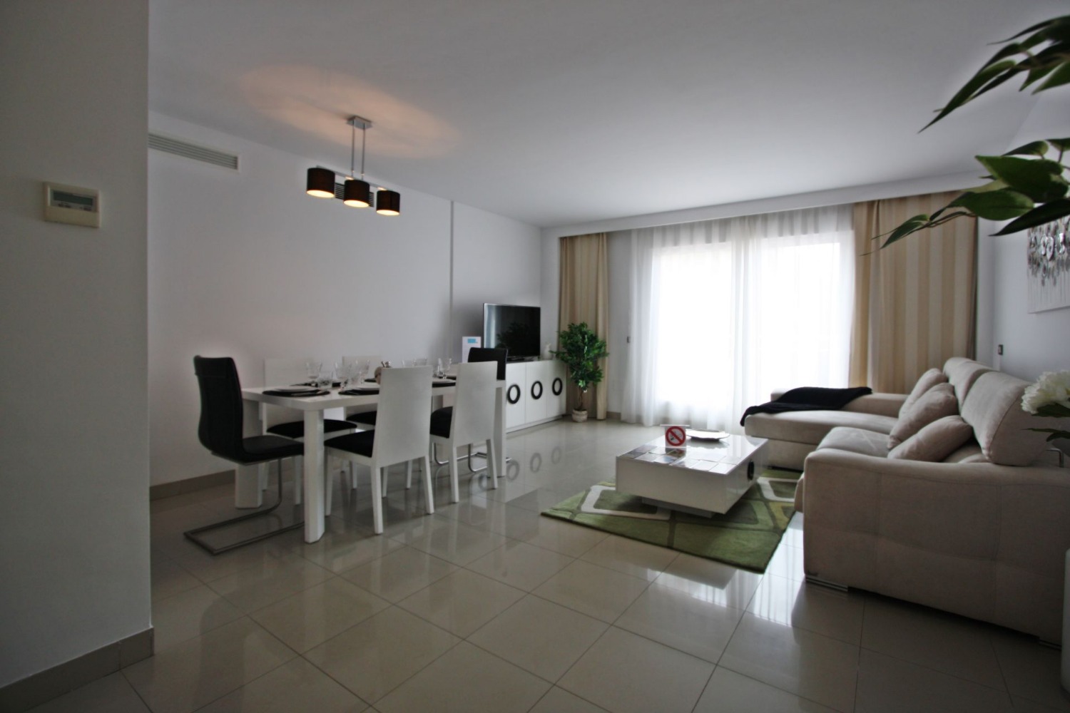 3 makuu huoneen duplex, erinomaisessa ylellisessä yhteisössä