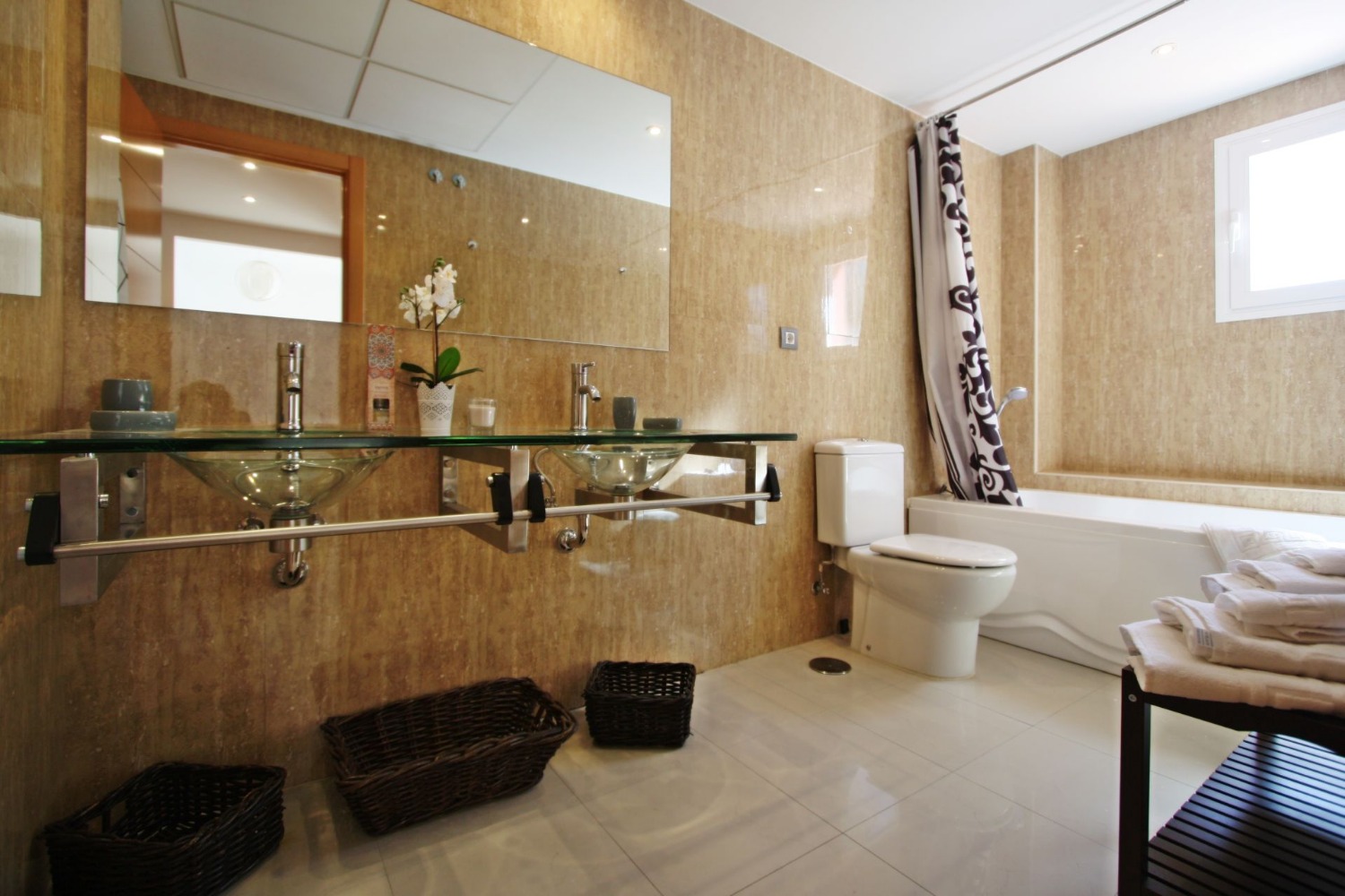 3 makuu huoneen duplex, erinomaisessa ylellisessä yhteisössä