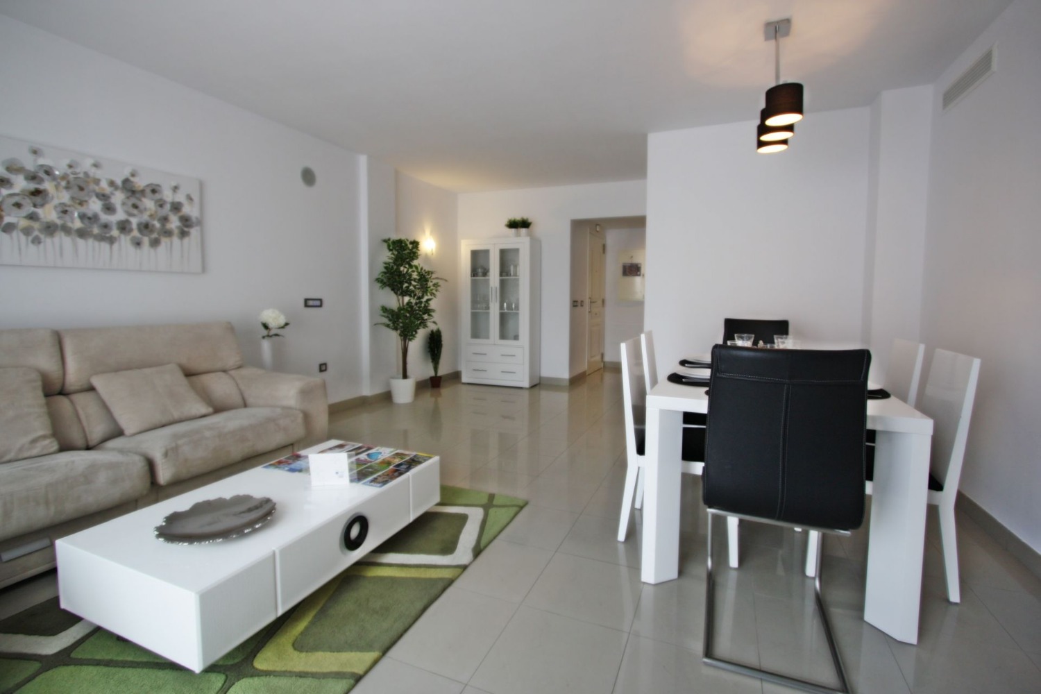 3 makuu huoneen duplex, erinomaisessa ylellisessä yhteisössä