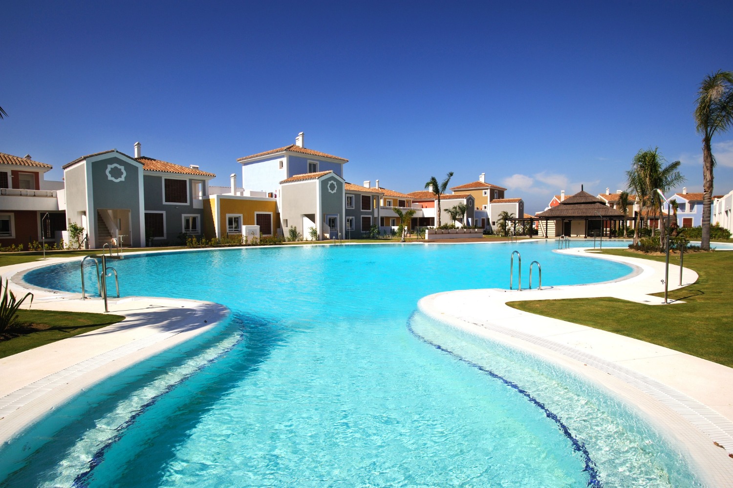 3 makuu huoneen duplex, erinomaisessa ylellisessä yhteisössä