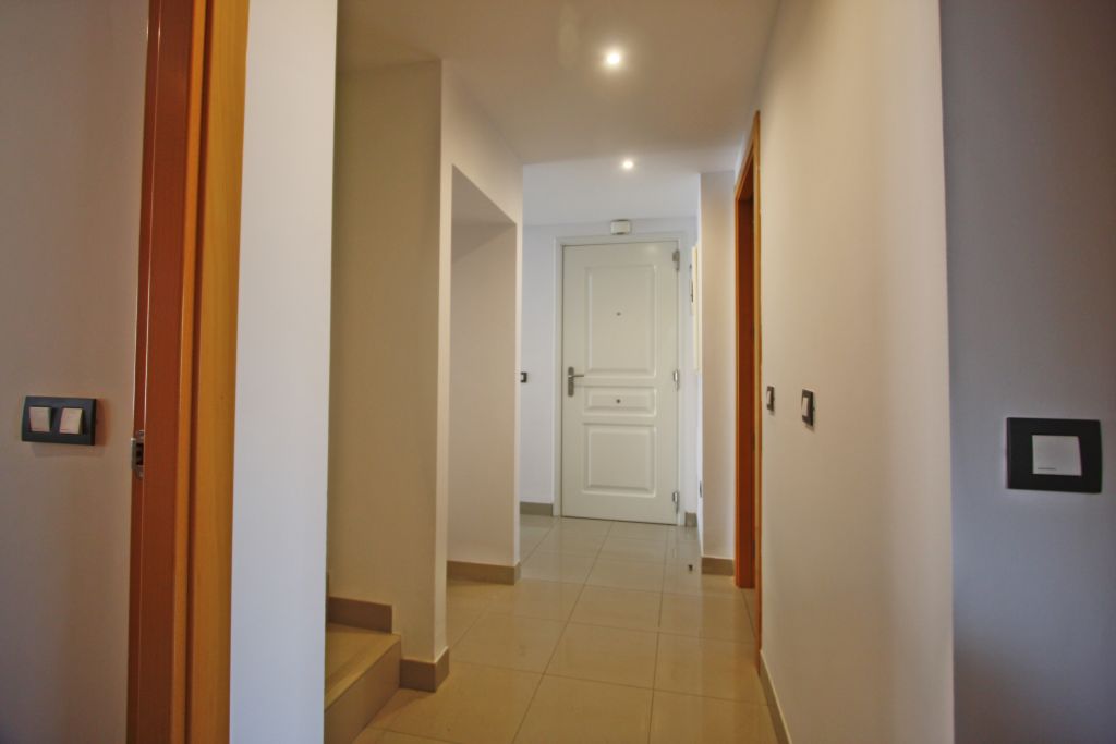 3 makuu huoneen duplex, erinomaisessa ylellisessä yhteisössä