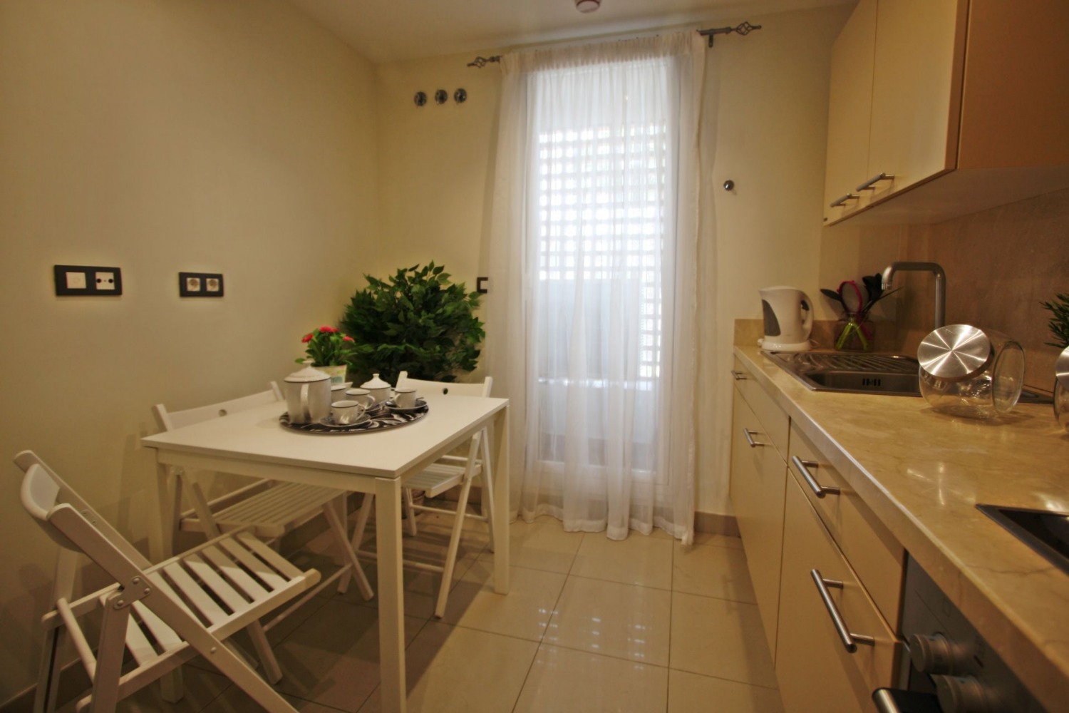 3 makuu huoneen duplex, erinomaisessa ylellisessä yhteisössä