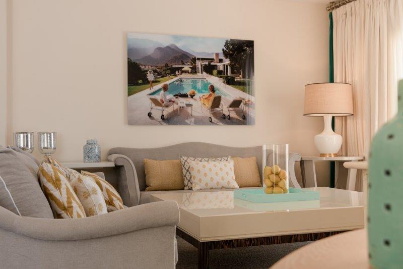 Large penthouse, with large terrace and wonderful views over Puerto Banus and to the distance some views to the sea.