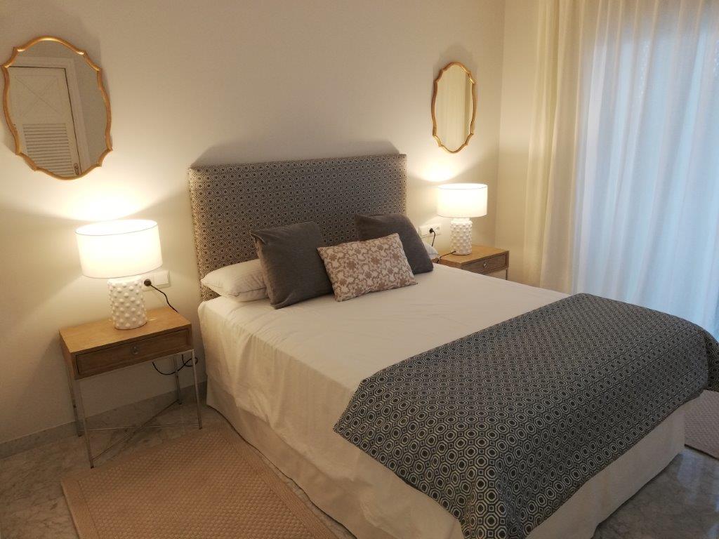 Wonderful fourth floor apartment of 148 m2 useful, facing south. Puerto Banus