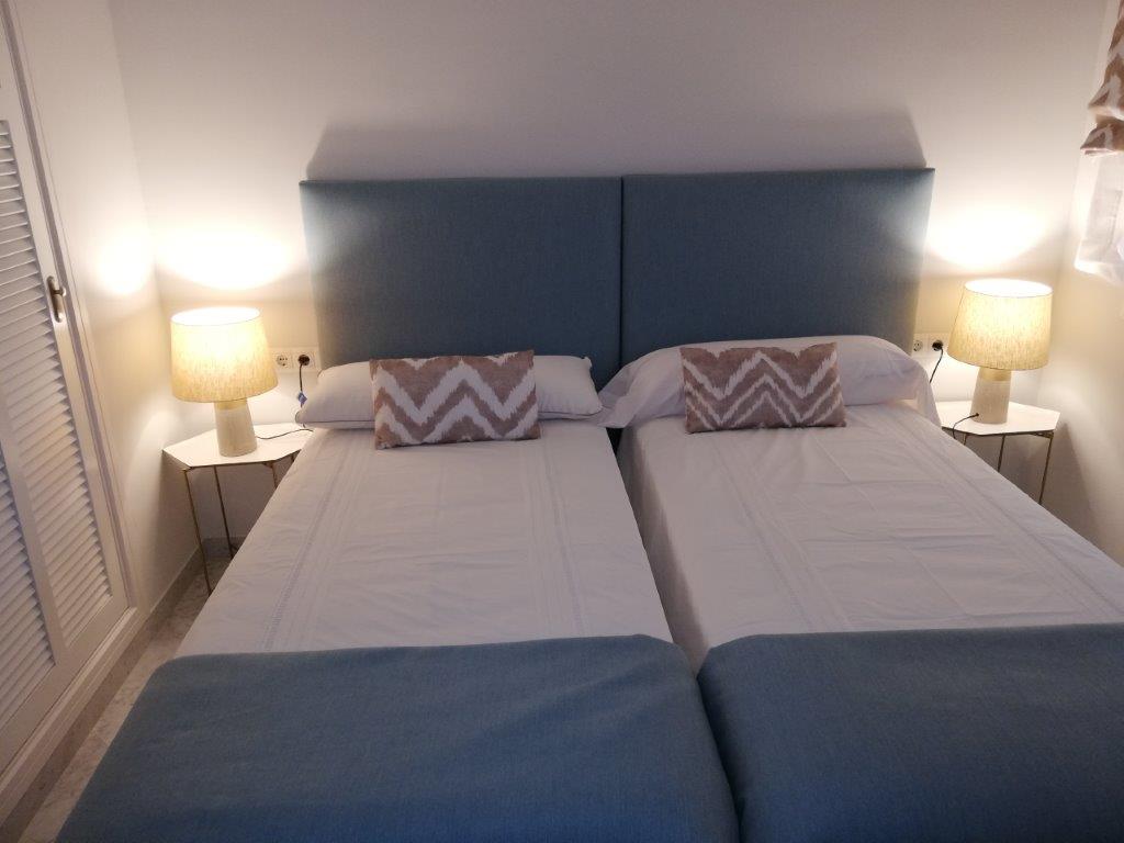 Wonderful fourth floor apartment of 148 m2 useful, facing south. Puerto Banus