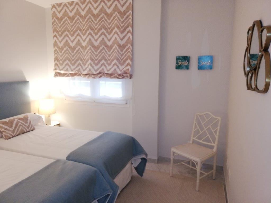 Wonderful fourth floor apartment of 148 m2 useful, facing south. Puerto Banus