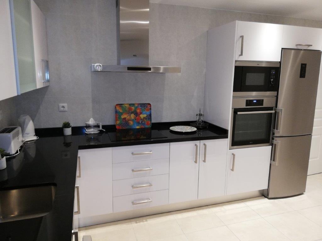 Wonderful fourth floor apartment of 148 m2 useful, facing south. Puerto Banus