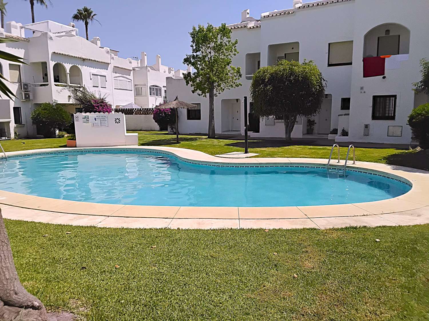 Na prodej středomořský dvojdom, s 5 ložnicemi v Bel-Air, Cancelada. Estepona.