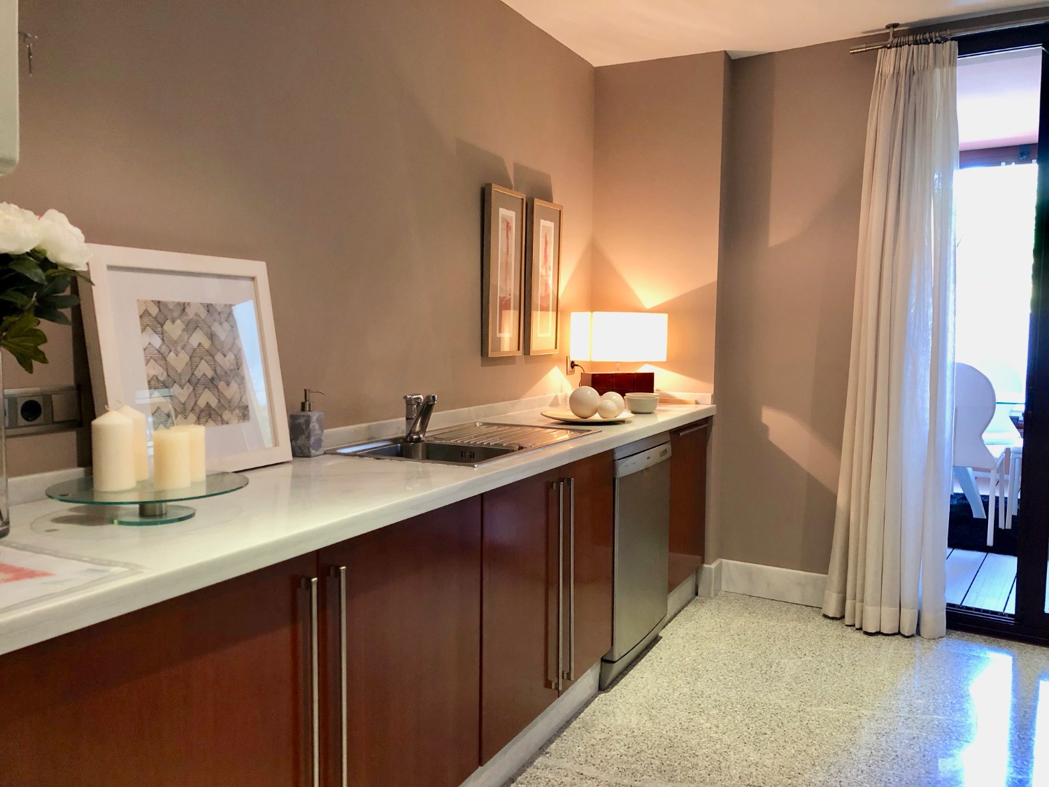 Completamente arredato e arredato, prima linea della spiaggia. Complesso di lusso. Marbella.