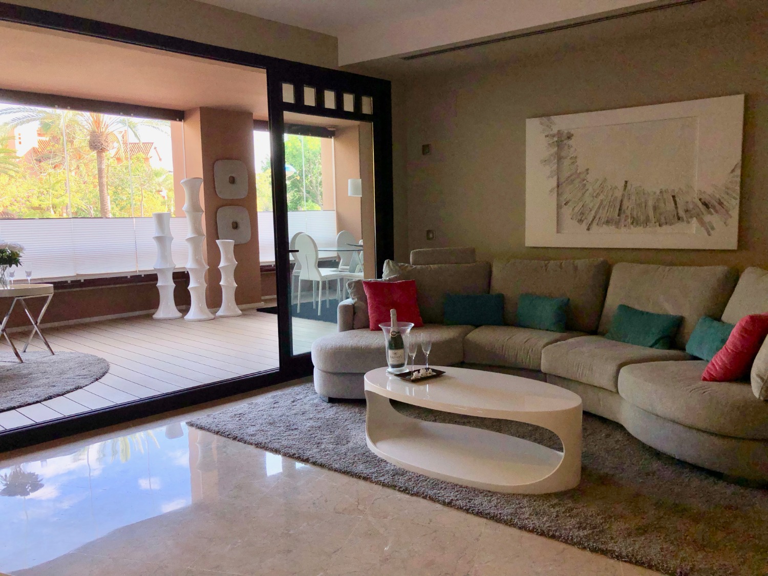 Completamente arredato e arredato, prima linea della spiaggia. Complesso di lusso. Marbella.