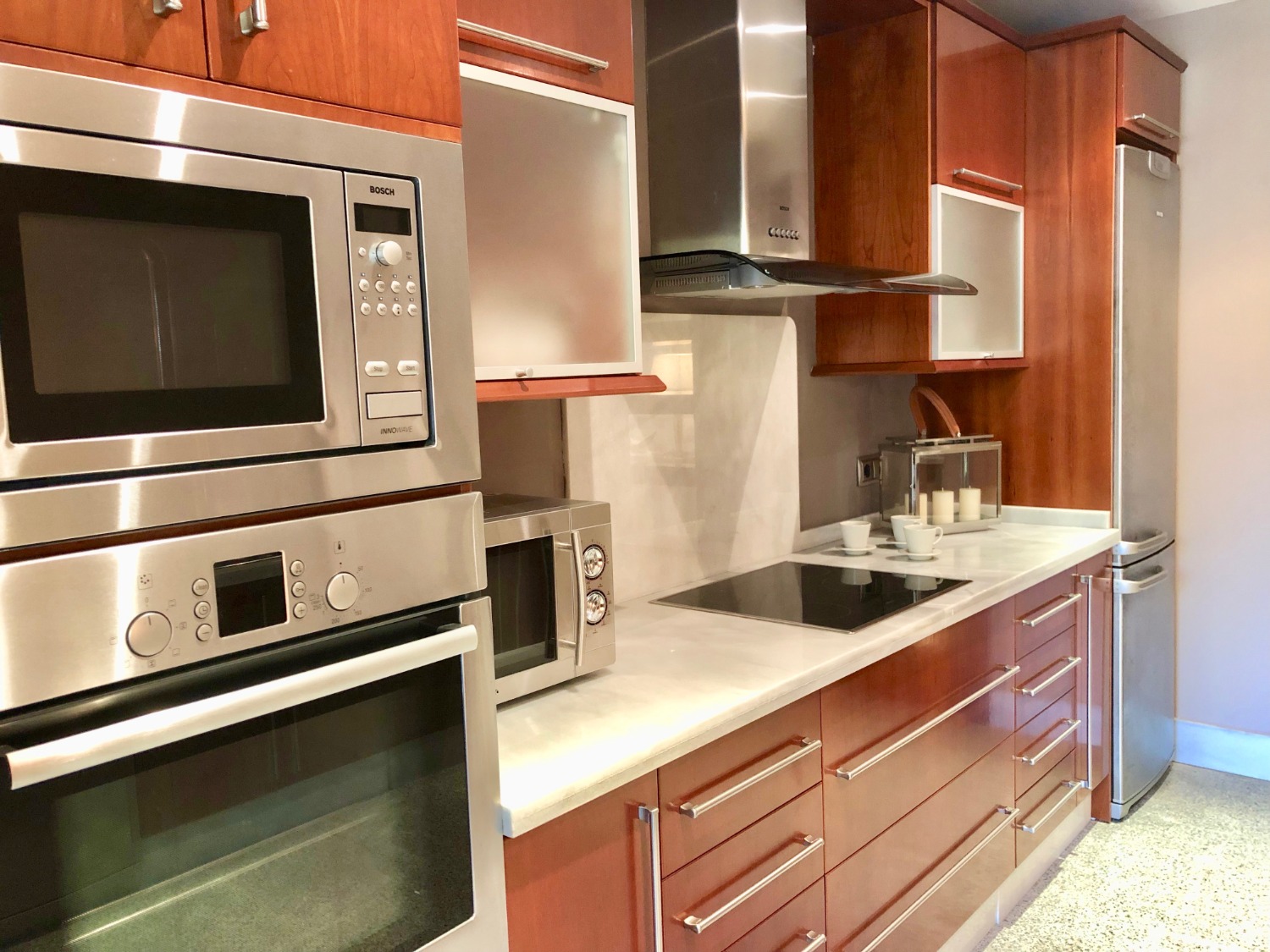 Completamente arredato e arredato, prima linea della spiaggia. Complesso di lusso. Marbella.