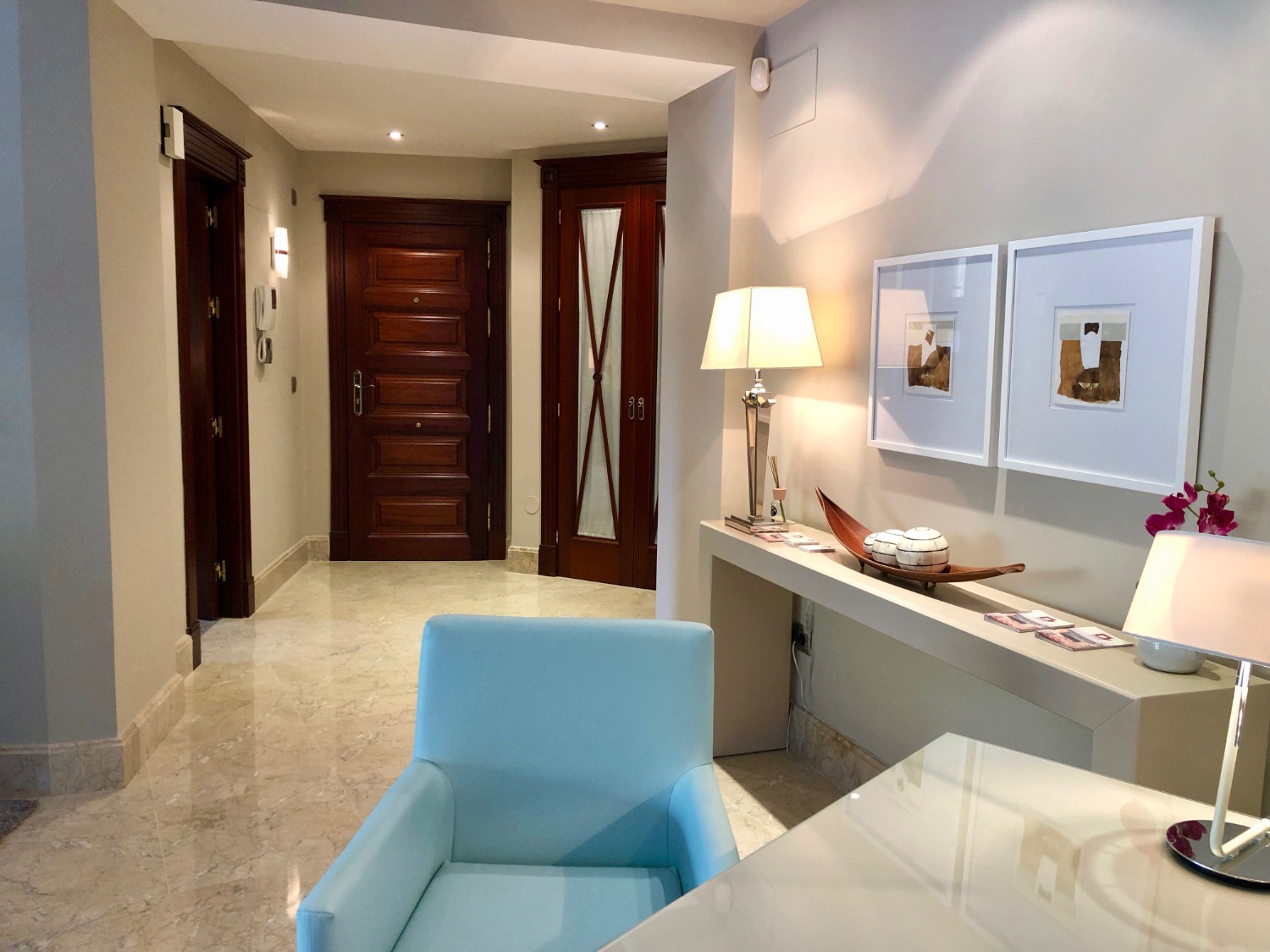 Completamente arredato e arredato, prima linea della spiaggia. Complesso di lusso. Marbella.