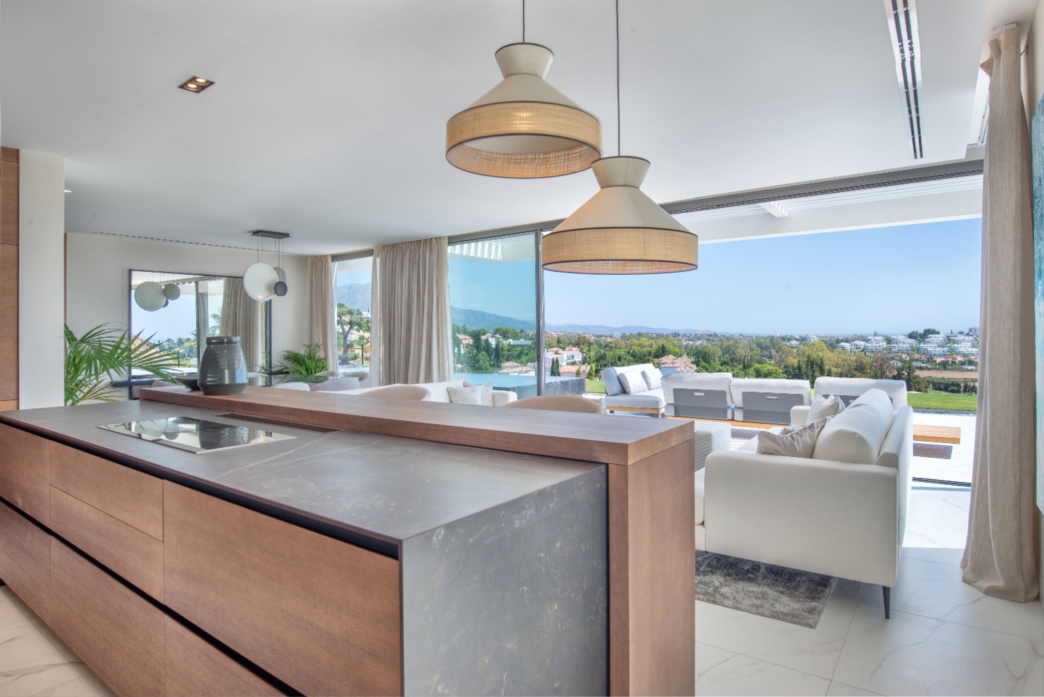 Independent access, Private pool and garden, 4 parking. Absolutely wonderful Penthouse. Benahavis.