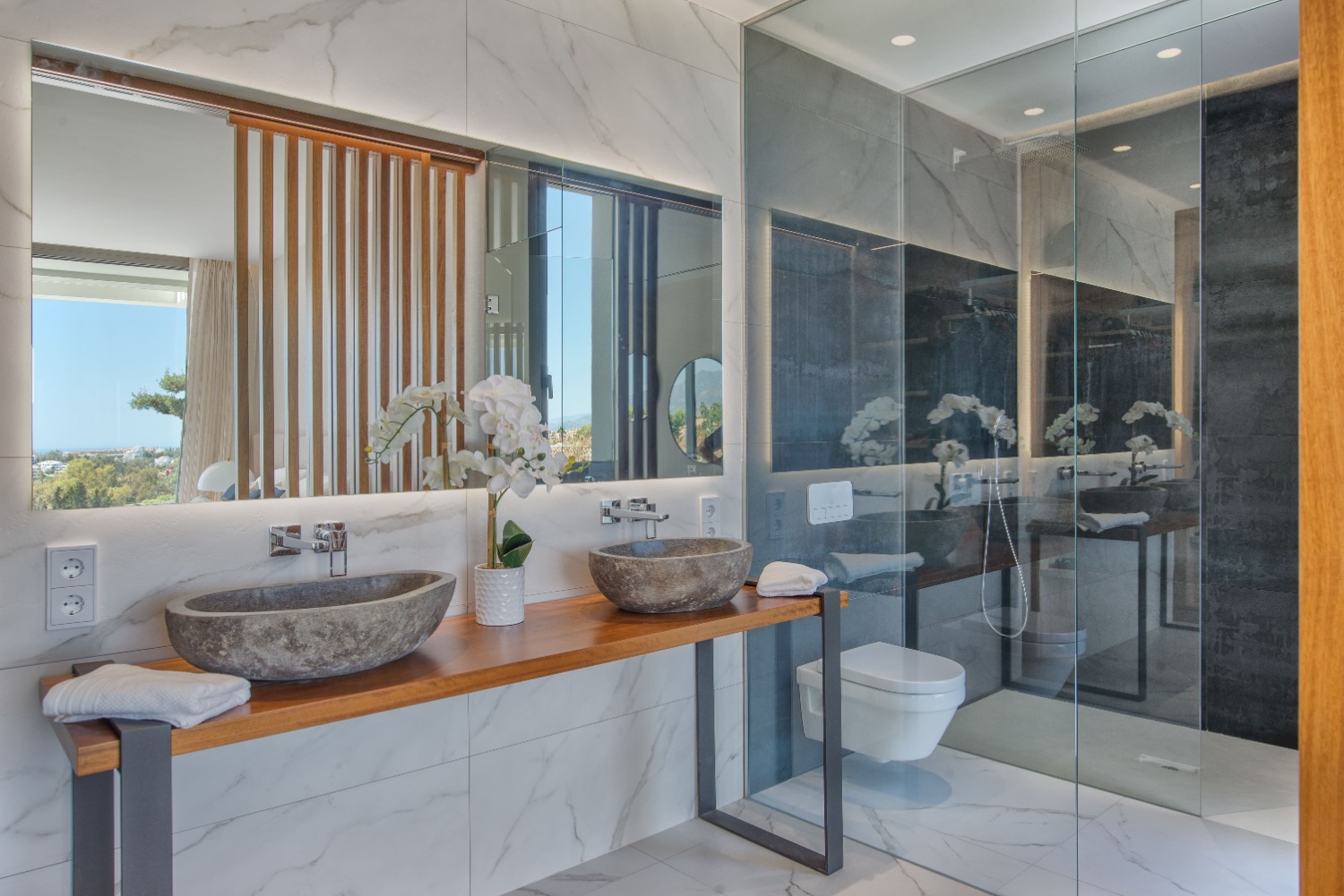 Independent access, Private pool and garden, 4 parking. Absolutely wonderful Penthouse. Benahavis.