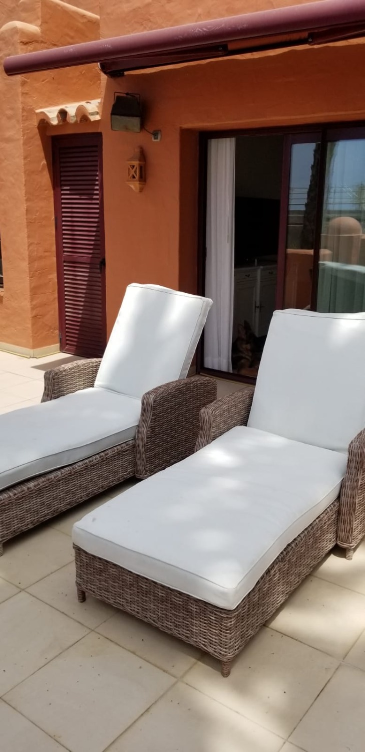 Fem parkeringspladser, elevator. Hus på Golden Mile, Marbella, med privat have, pejs og solarium med grill.