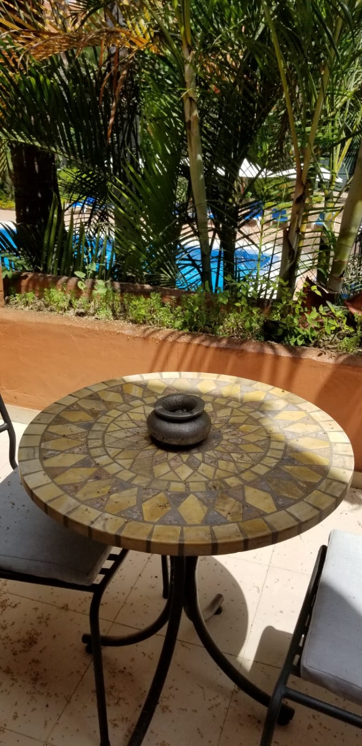 Fem parkeringspladser, elevator. Hus på Golden Mile, Marbella, med privat have, pejs og solarium med grill.