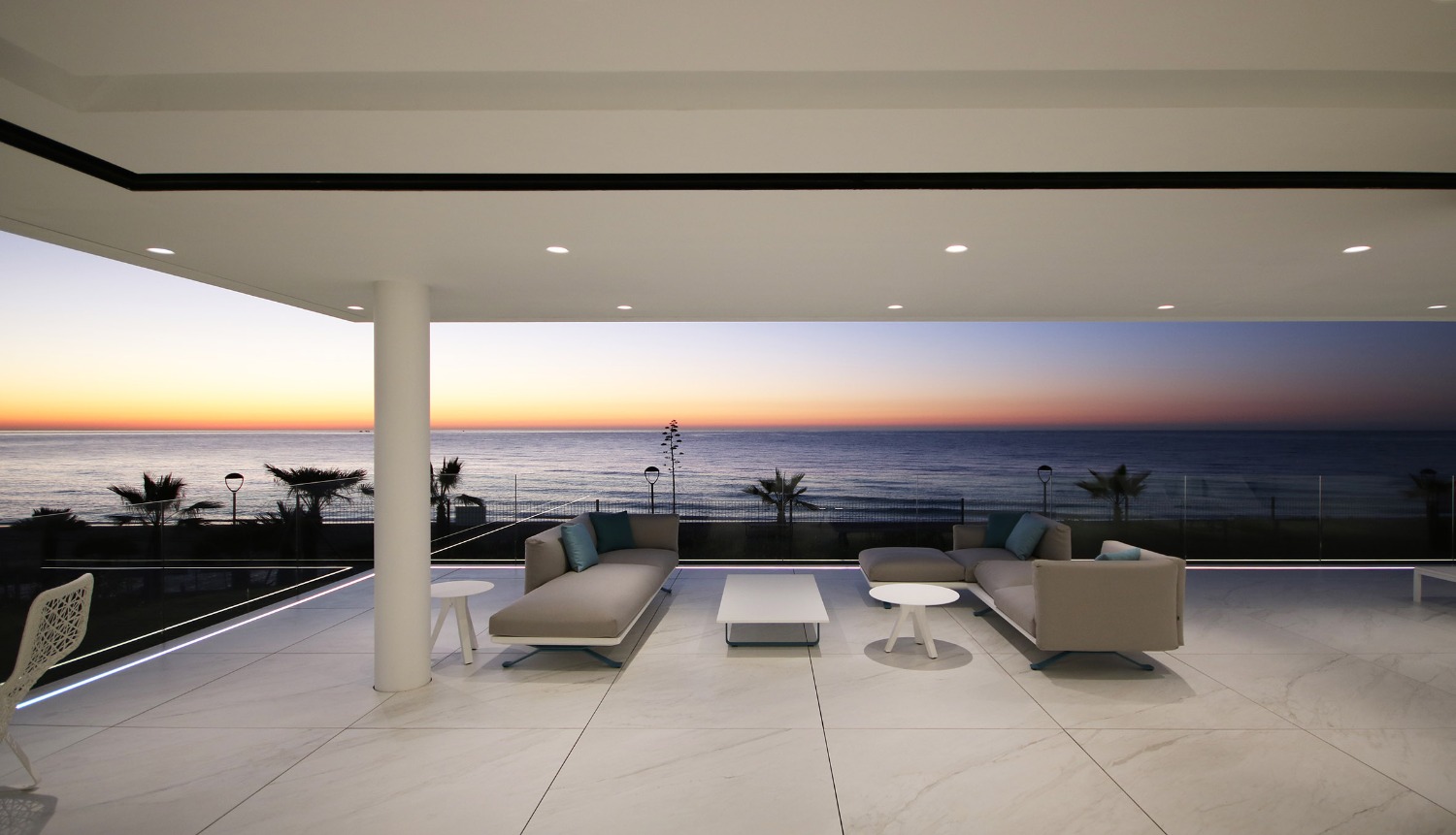 Первая лицензия на занятие на месте! На линии фронта Средиземного моря! Эстепона