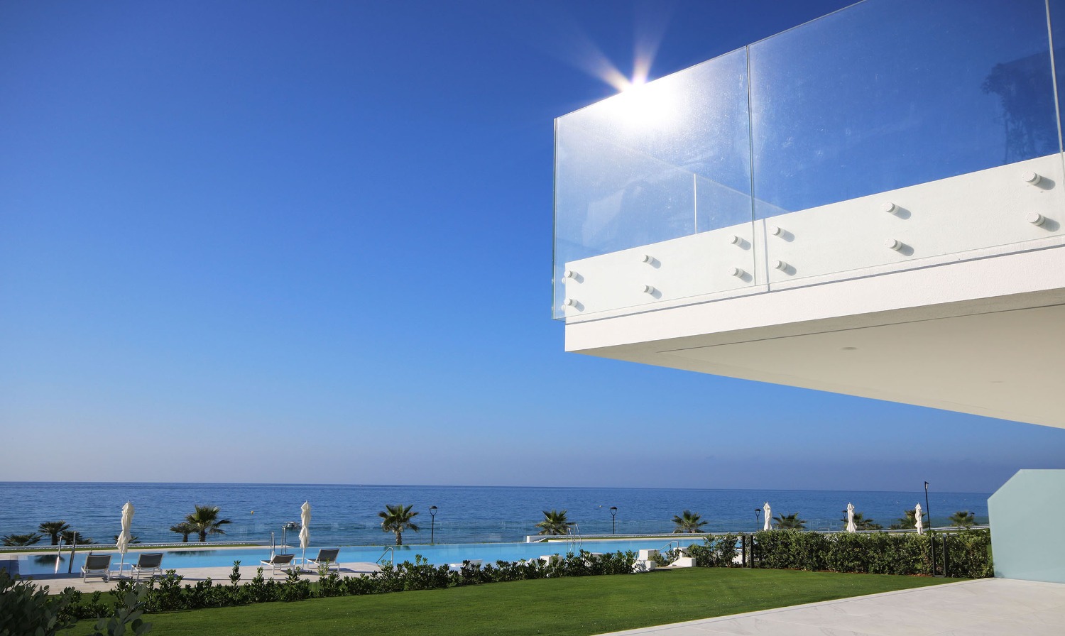 Первая лицензия на занятие на месте! На линии фронта Средиземного моря! Эстепона