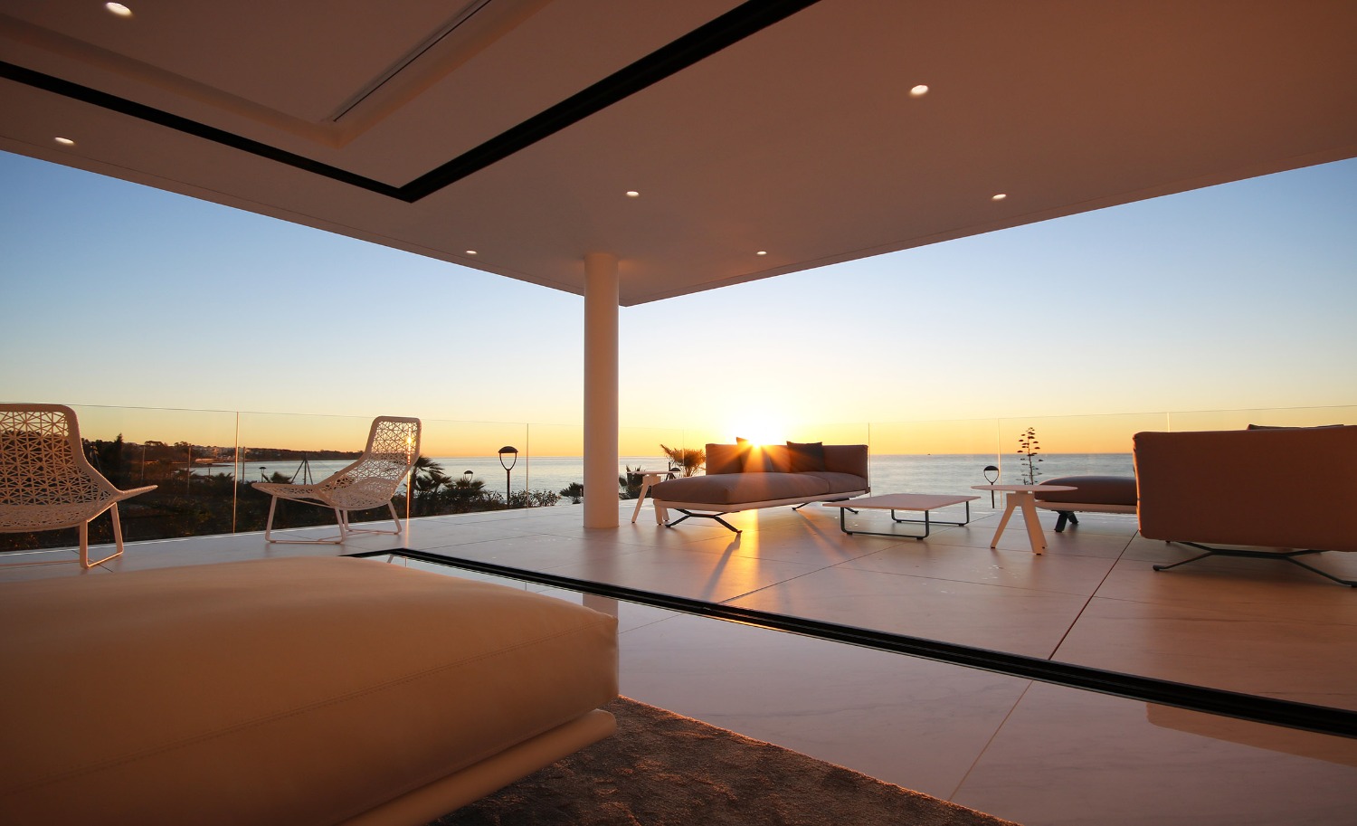 Первая лицензия на занятие на месте! На линии фронта Средиземного моря! Эстепона